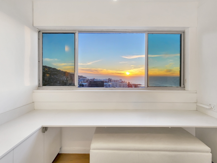 2 Bedroom Property for Sale in Sea Point Western Cape